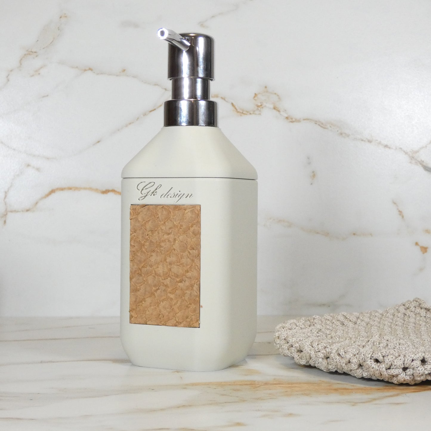 Distributeur de Savon en Cuir de Poisson - Écologique & Design de luxe