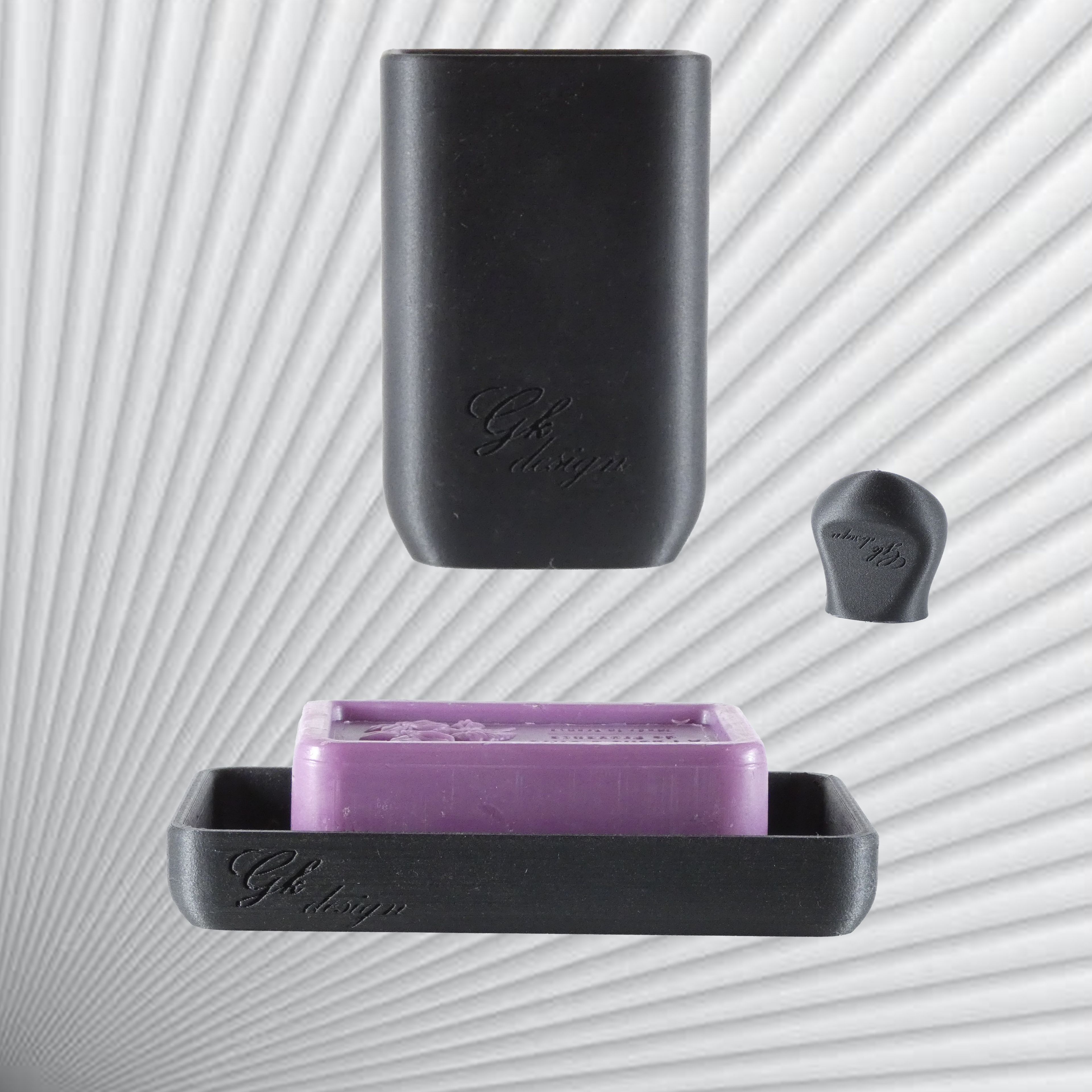 Accessoires Monochrome pour salle de bain : porte-savon et pot à dentifrice en PLA noir mat ou blanc cassé. Design minimaliste et moderne, parfait pour une décoration de salle de bain élégante, durable et écoresponsable. Idéal pour les espaces contemporains et sobres.