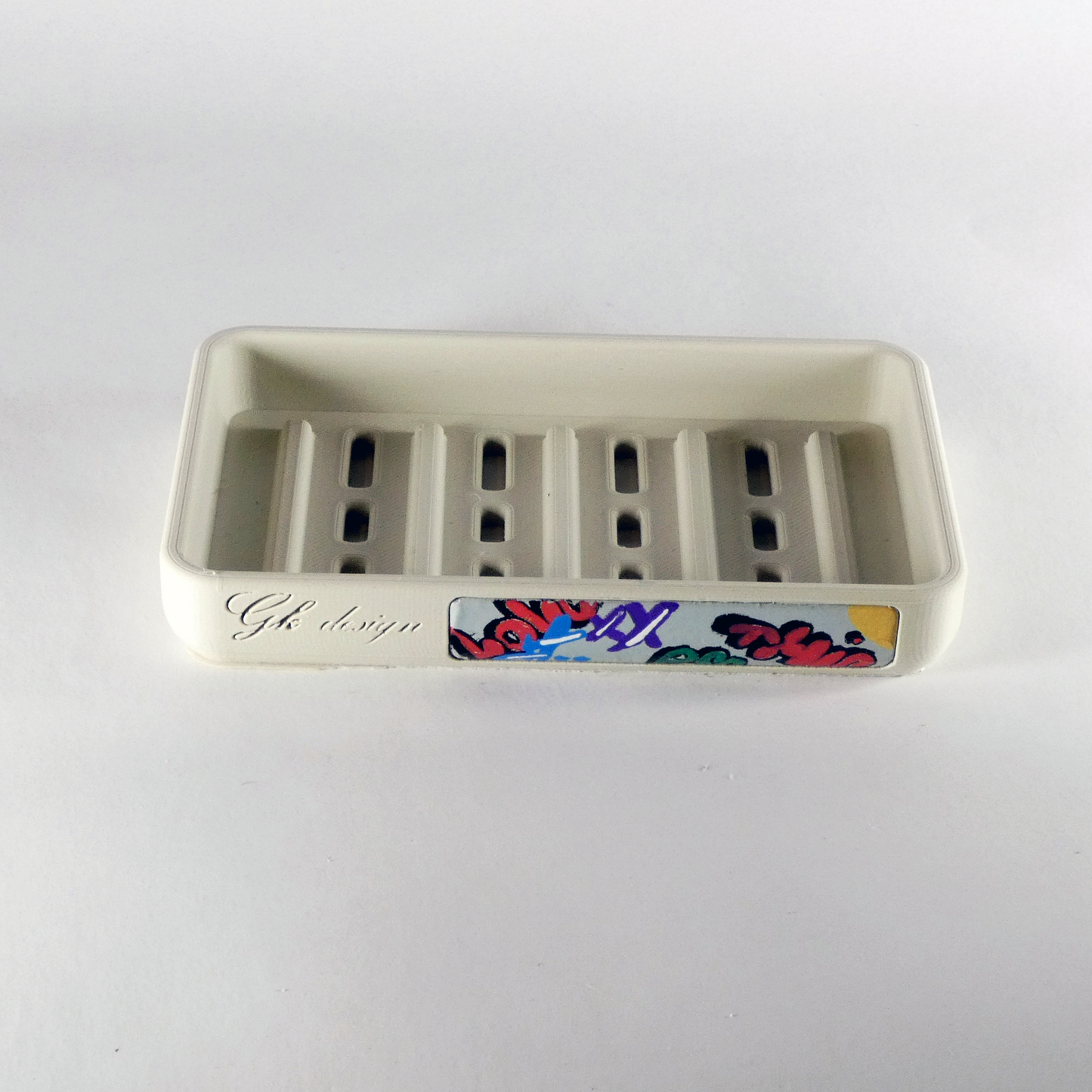 Porte-savon blanc mat style Street Art, idéal pour salle de bain contemporaine, design minimaliste et chaleureux, finition haut de gamme.